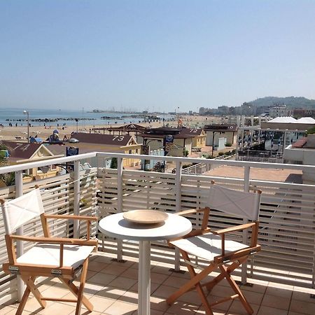 Hotel Bristol Cattolica Esterno foto