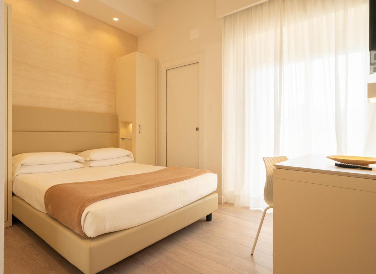 Hotel Bristol Cattolica Esterno foto
