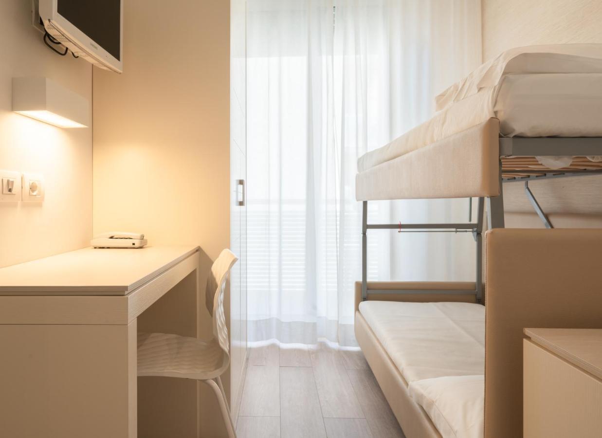 Hotel Bristol Cattolica Esterno foto