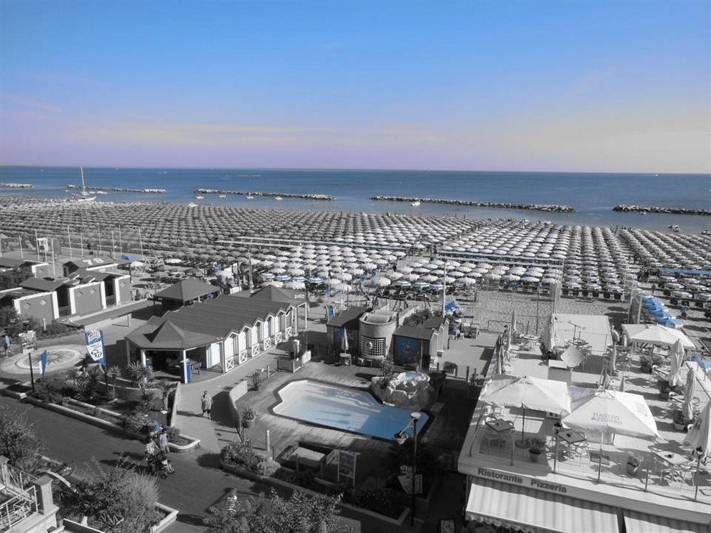 Hotel Bristol Cattolica Esterno foto