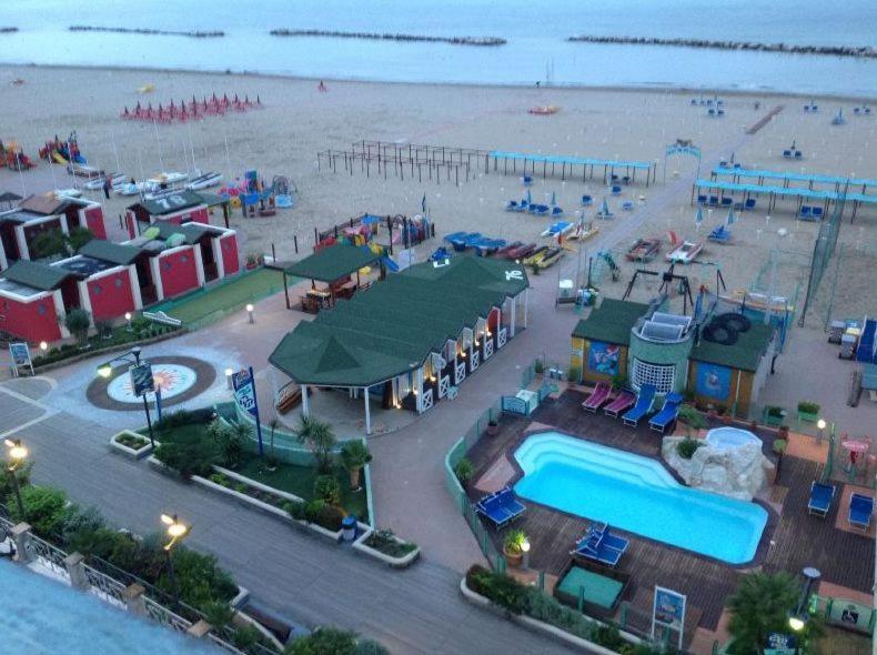 Hotel Bristol Cattolica Esterno foto