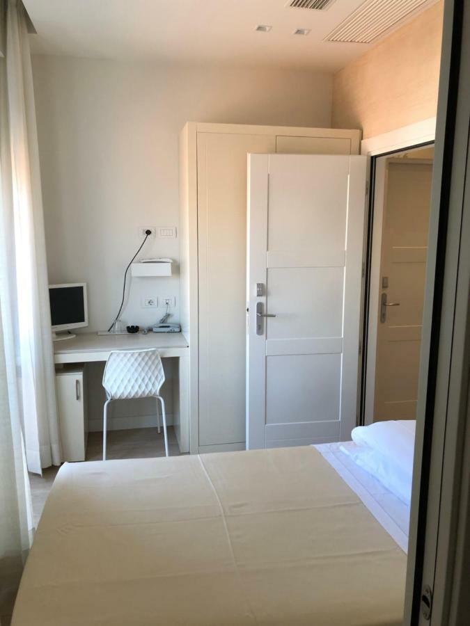 Hotel Bristol Cattolica Esterno foto