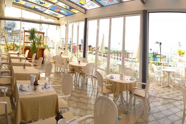 Hotel Bristol Cattolica Esterno foto